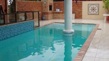Outdoor pool, pool loungers