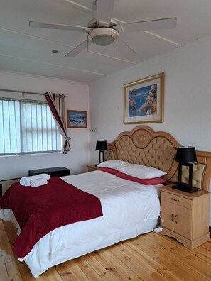 Apartment, 2 Bedrooms (Sundays River Mouth) | 2 bedrooms, iron/ironing board, free WiFi, bed sheets - Sundays Mouth Guesthouse (Colchester)