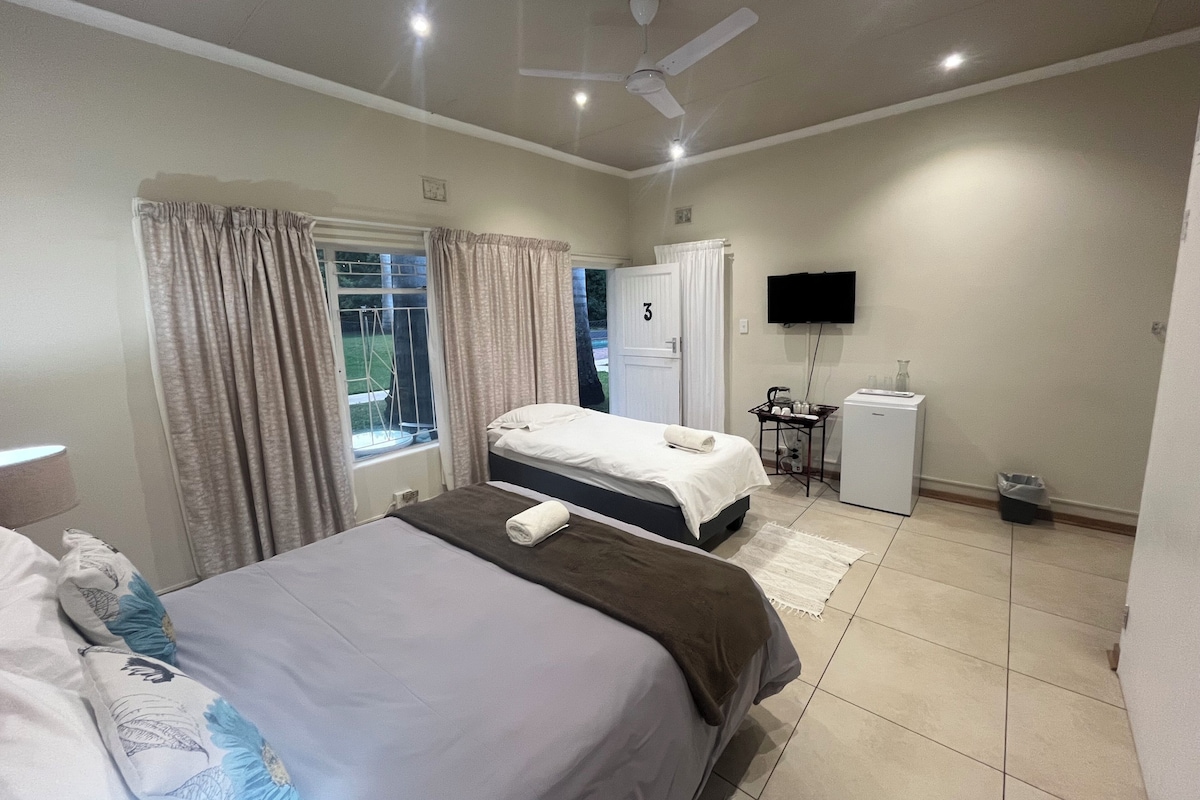 Suite 3 (HS)