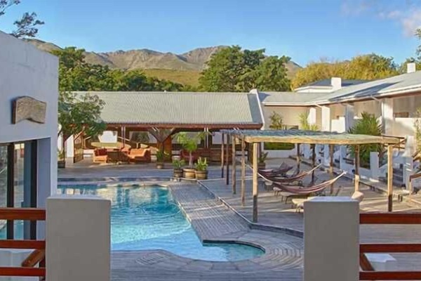 3 outdoor pools, sun loungers