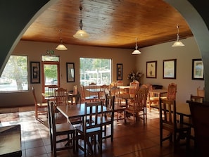 Breakfast and dinner served  - Assegaaibosch Country Lodge (Kareedouw)
