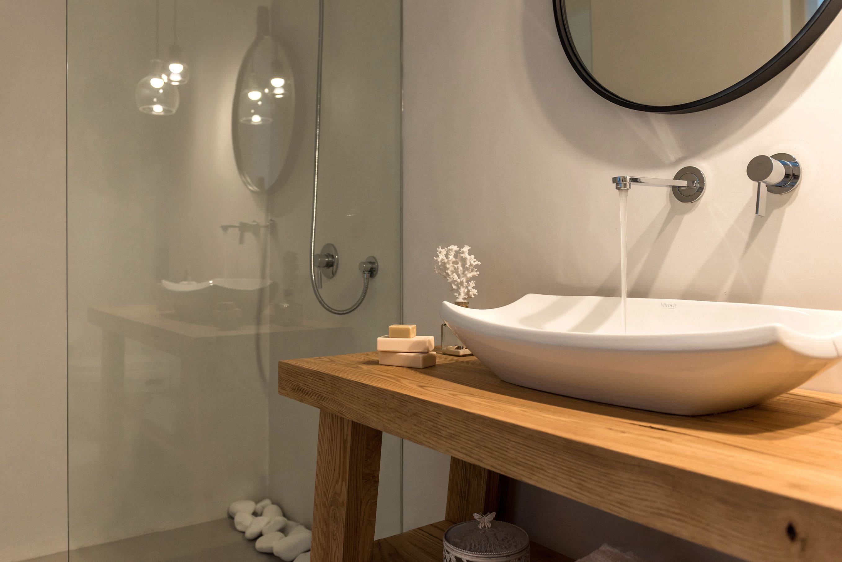 junior suite, sea view | bathroom | shower, free toiletries, hair dryer, slippers