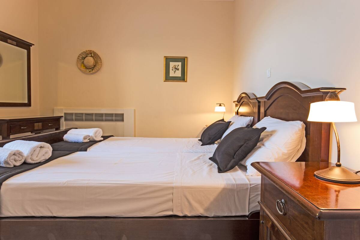 In-room safe, soundproofing, iron/ironing board, cribs (free)