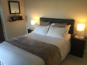Familieværelse (Private Family Room) | Premium-sengetøj, senge med topmadrasser, pengeskab på værelset