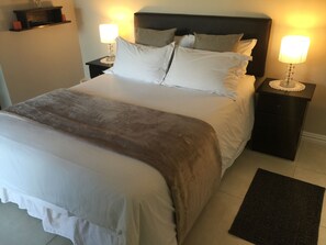 Private Family Room | Premium bedding, pillowtop beds, in-room safe, individually decorated - MeTime Self Catering Accommodation (Mossel Bay)