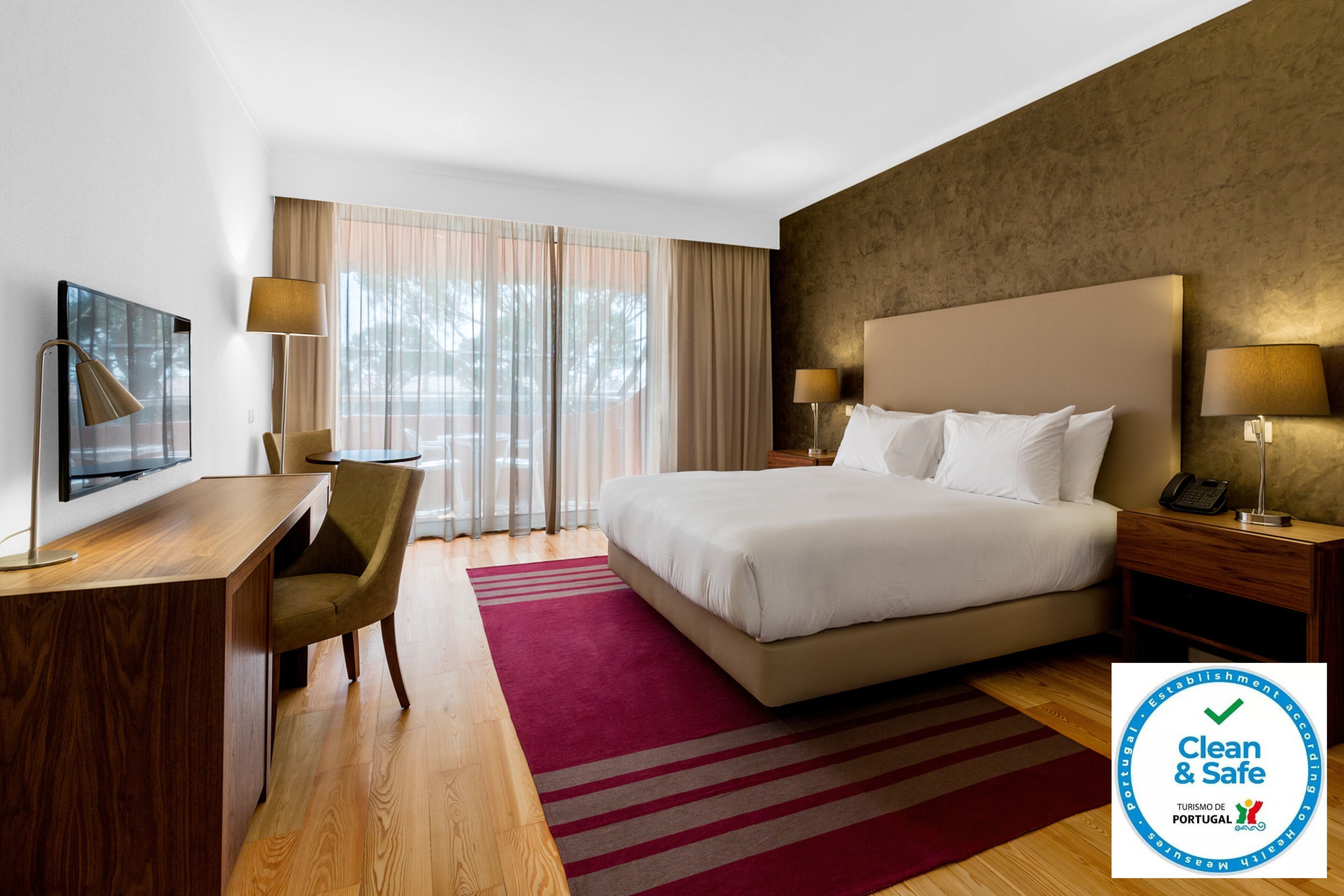 garden room pine view  | minibar, in-room safe, desk, blackout curtains