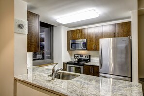 1 slaapkamer, luxe beddengoed, een bureau, gratis wifi