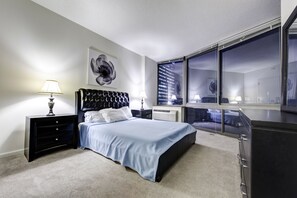 1 slaapkamer, luxe beddengoed, een bureau, gratis wifi