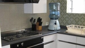 Deluxe Suite, 2 Bedrooms | Private kitchen - Seneca 443 (Mexico City)