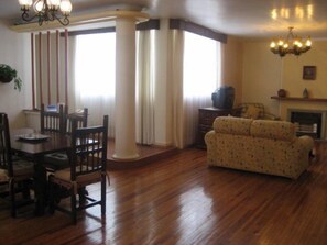Deluxe Suite, 2 Bedrooms | Living area | Flat-screen TV - Seneca 443 (Mexico City)