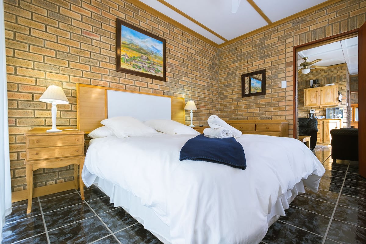 Standard Apartment (Swallow) | Premium bedding, individually decorated, individually furnished