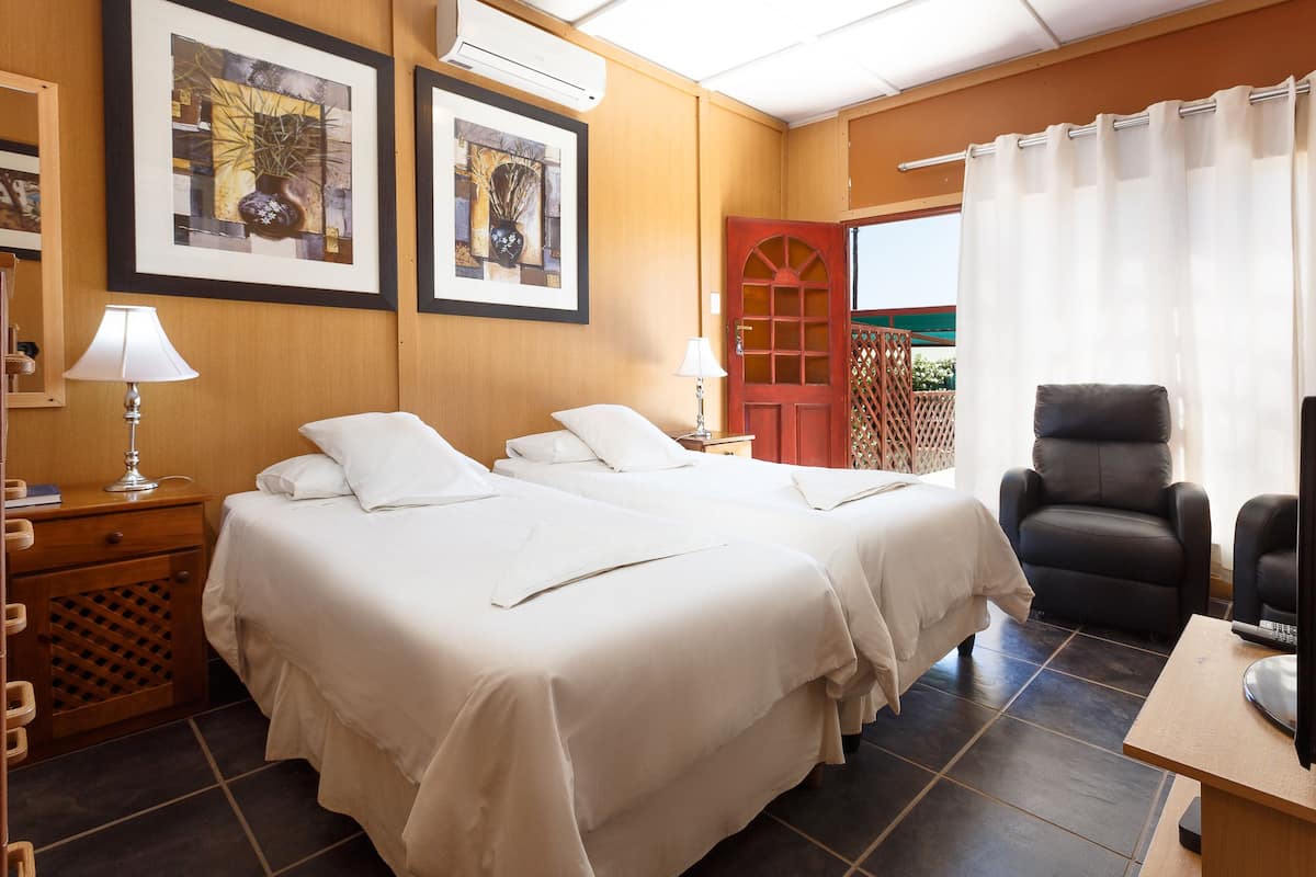 Standard Apartment (Falcon) | Premium bedding, individually decorated, individually furnished