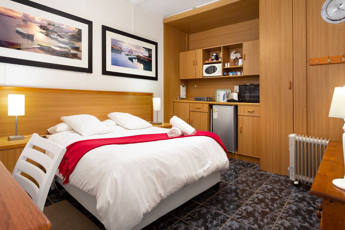 Standard Apartment (Rooibekkie) | Premium bedding, individually decorated, individually furnished