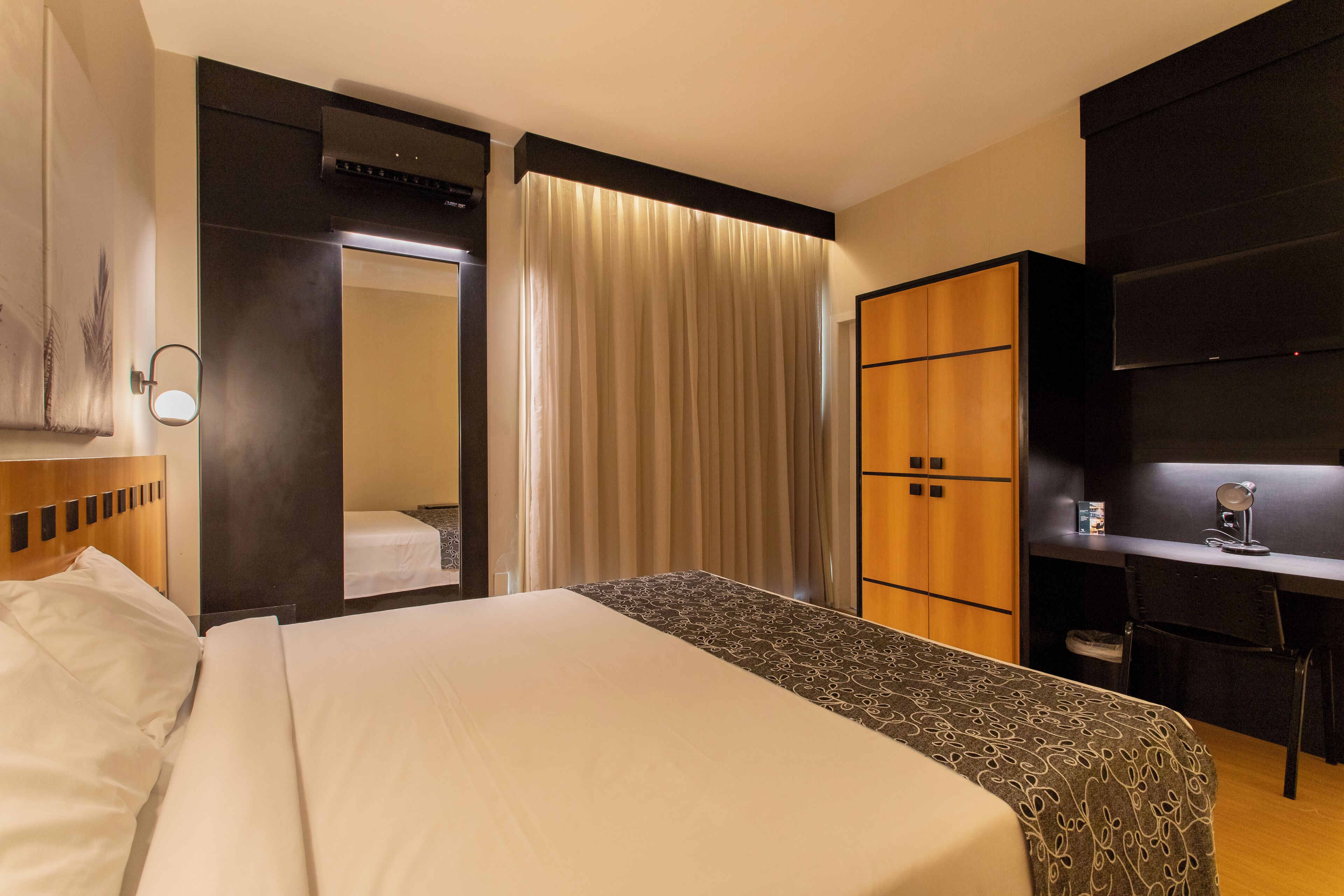 standard double room | minibar, blackout curtains, free wifi, bed sheets