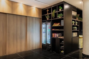 Alimentos y bebidas