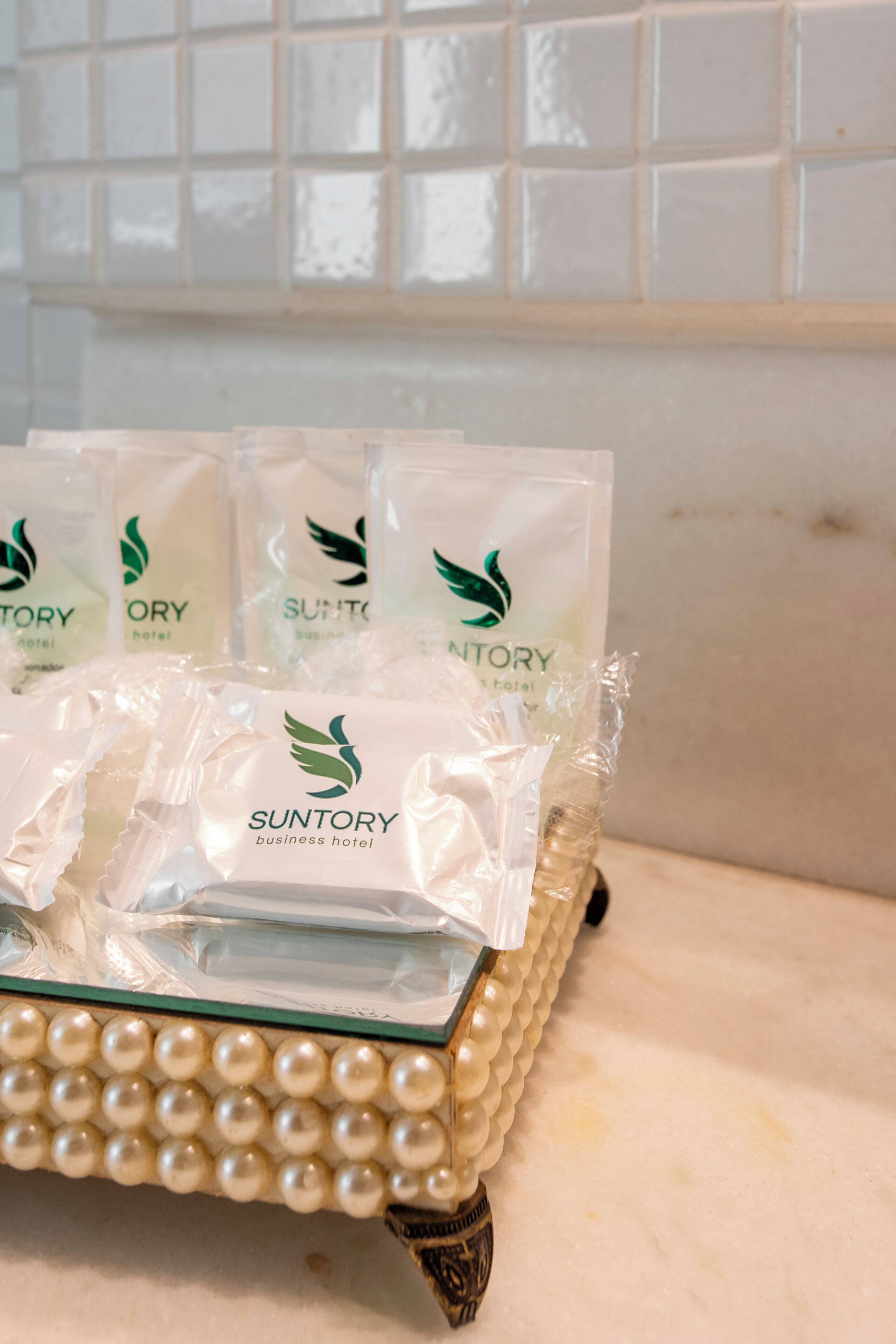 presidential studio suite | bathroom | shower, free toiletries, bidet, towels