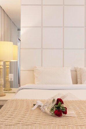 Presidential Studio Suite | Minibar, blackout curtains, free WiFi, bed sheets - Suntory Business Hotel (Para de Minas)