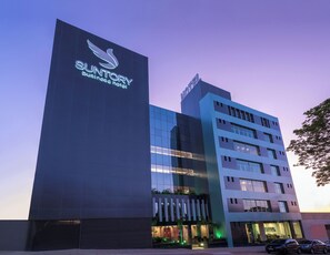 Front of property - Suntory Business Hotel (Para de Minas)