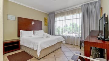 Comfort Studio Suite (1 Bedroom) | Iron/ironing board, free WiFi, bed sheets