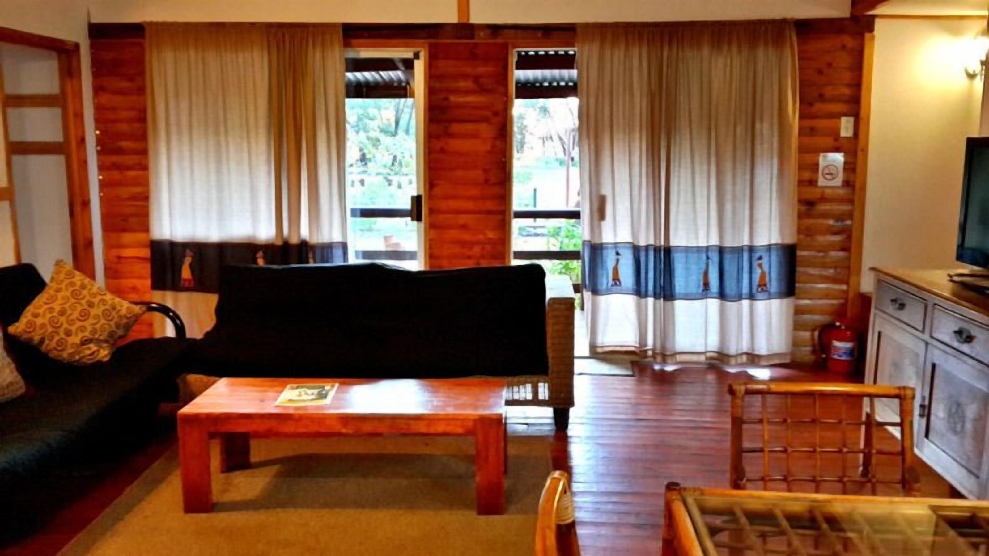 Family Cottage, 3 Bedrooms, Non Smoking, Mountain View | Living room | Flat-screen TV, fireplace, DVD player