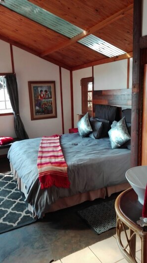 Romantic Chalet, 1 Bedroom, Non Smoking, Mountain View | Select Comfort beds, in-room safe, individually decorated - Woodland Gardens (Magaliesberg)