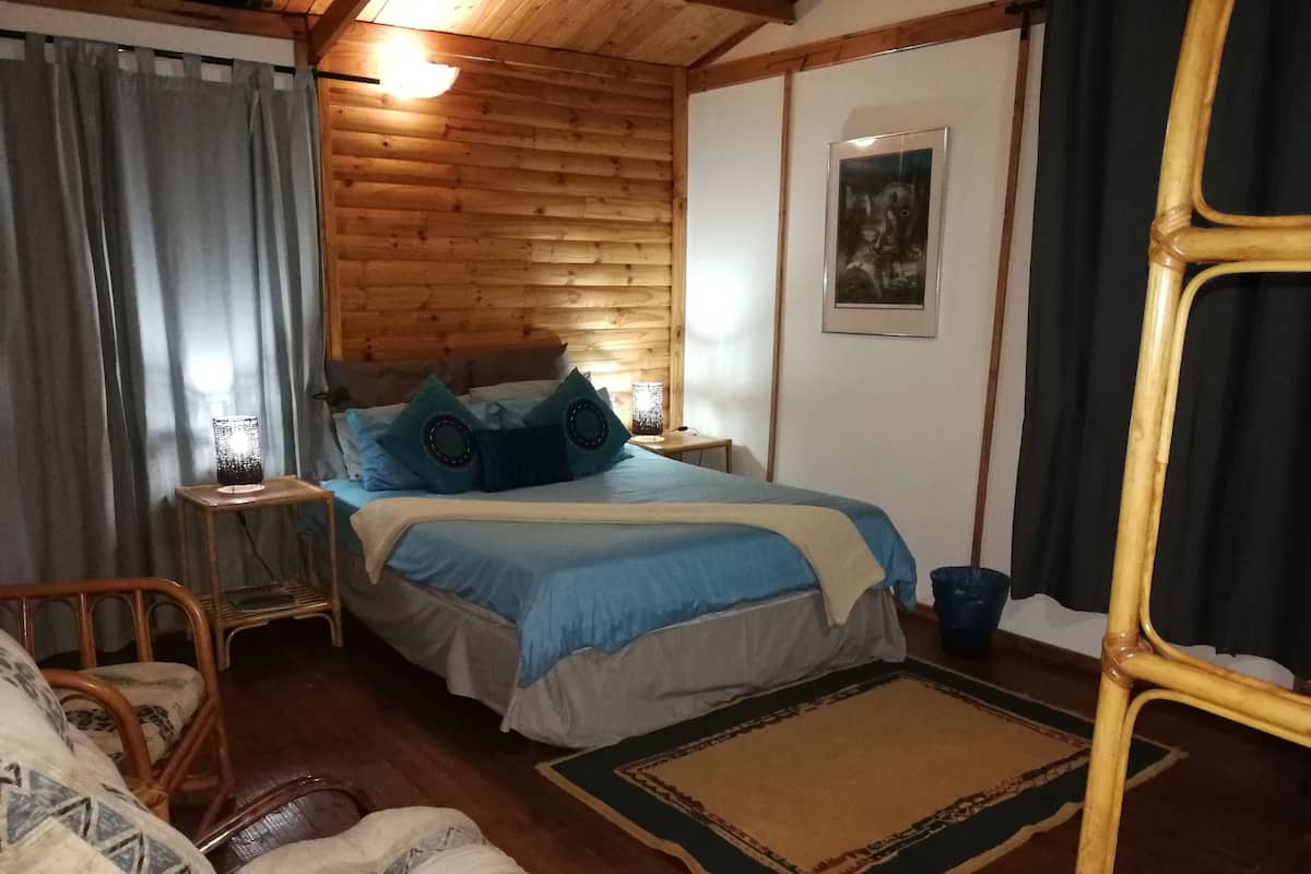 Chalet Romantico, 1 camera da letto, non fumatori, vasca da bagno | Materassi Select Comfort, cassaforte in camera, con stile personalizzato