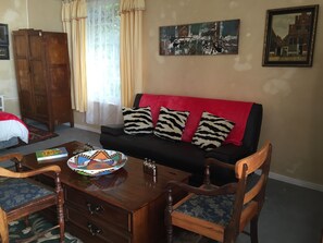 Garden Cottage  | Living room