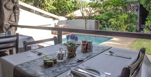 Desayuno a la carta (ZAR 150 por persona) 