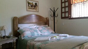 Phòng Suite phong cách lãng mạn, lanai, khu vực vườn | Bộ đồ giường kháng dị ứng, minibar, trang trí khác biệt 