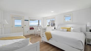 Quarto básico, várias camas, de frente para o oceano | Roupas de cama premium, edredons de pluma, ferros/tábuas de passar roupa