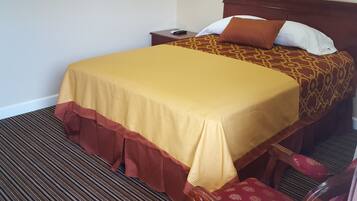 Premium Room, 1 Queen Bed | Desk, iron/ironing board (on request), WiFi (free)