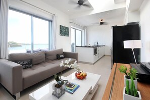 Condo, 1 Bedroom | Living area