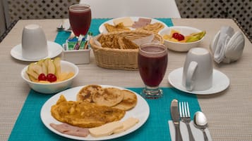 Free daily continental breakfast