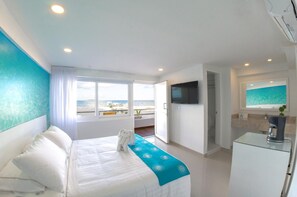 Minibar, in-room safe, bed sheets - San Luis Place By Dorado (San Andrés)
