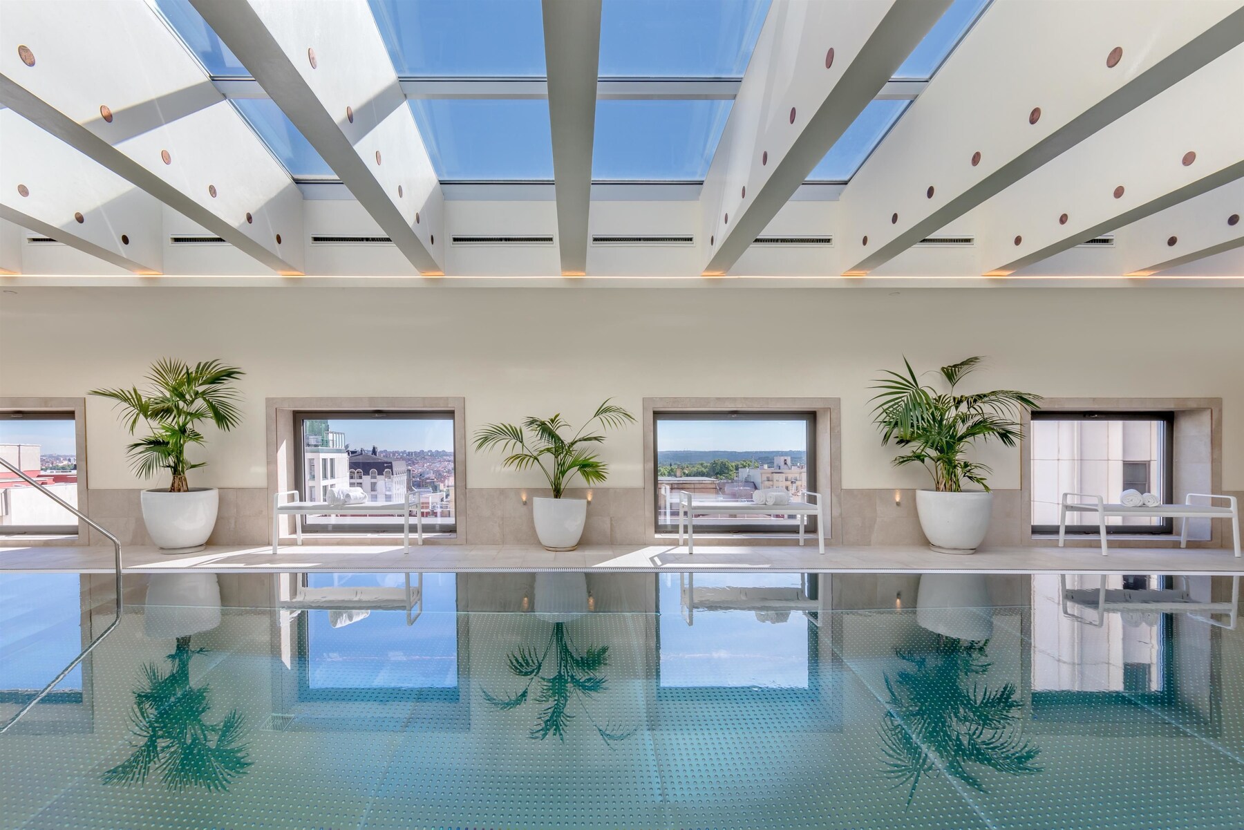 Indoor pool, pool loungers