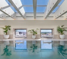 Indoor pool, pool loungers