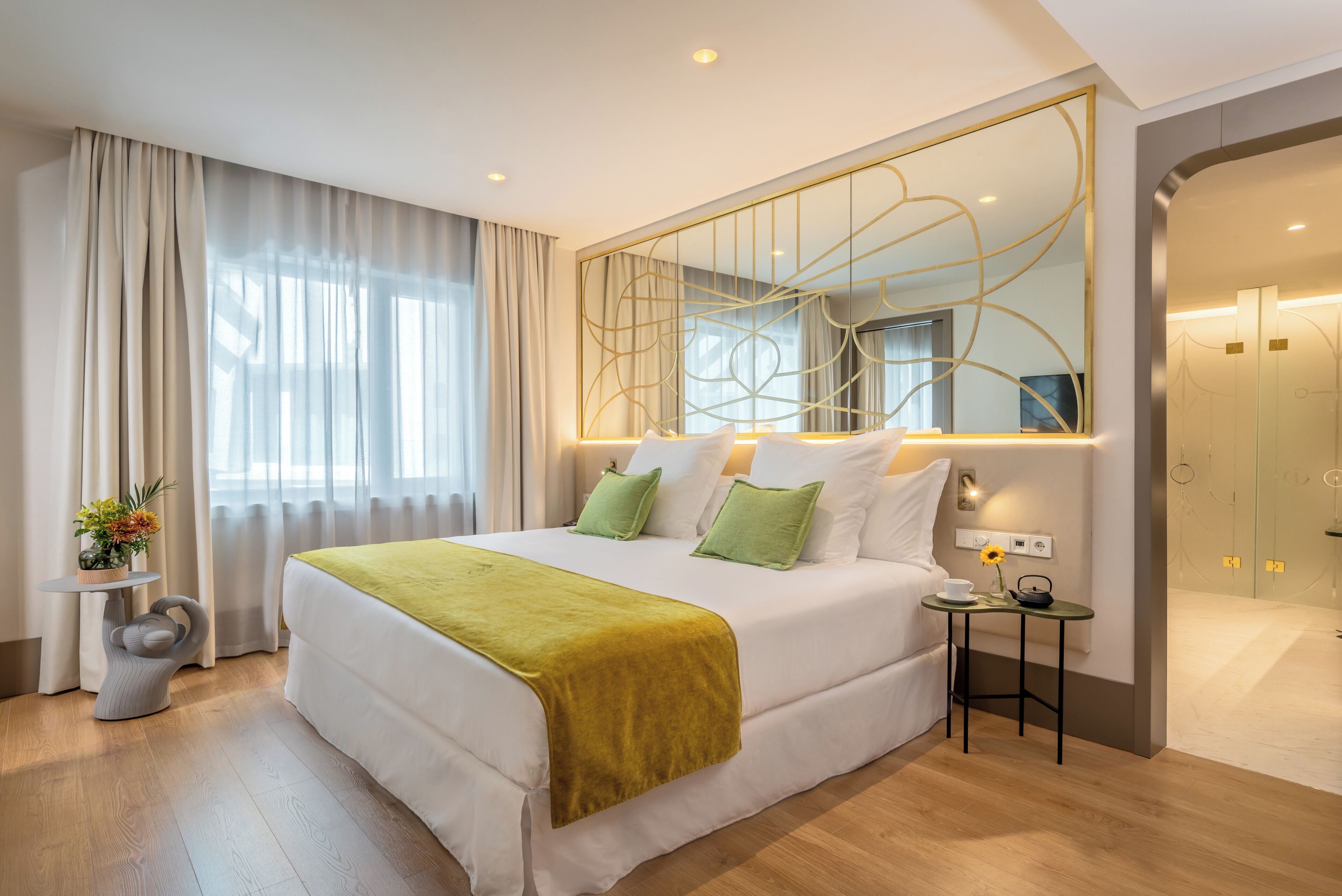 Premium bedding, Select Comfort beds, minibar, in-room safe