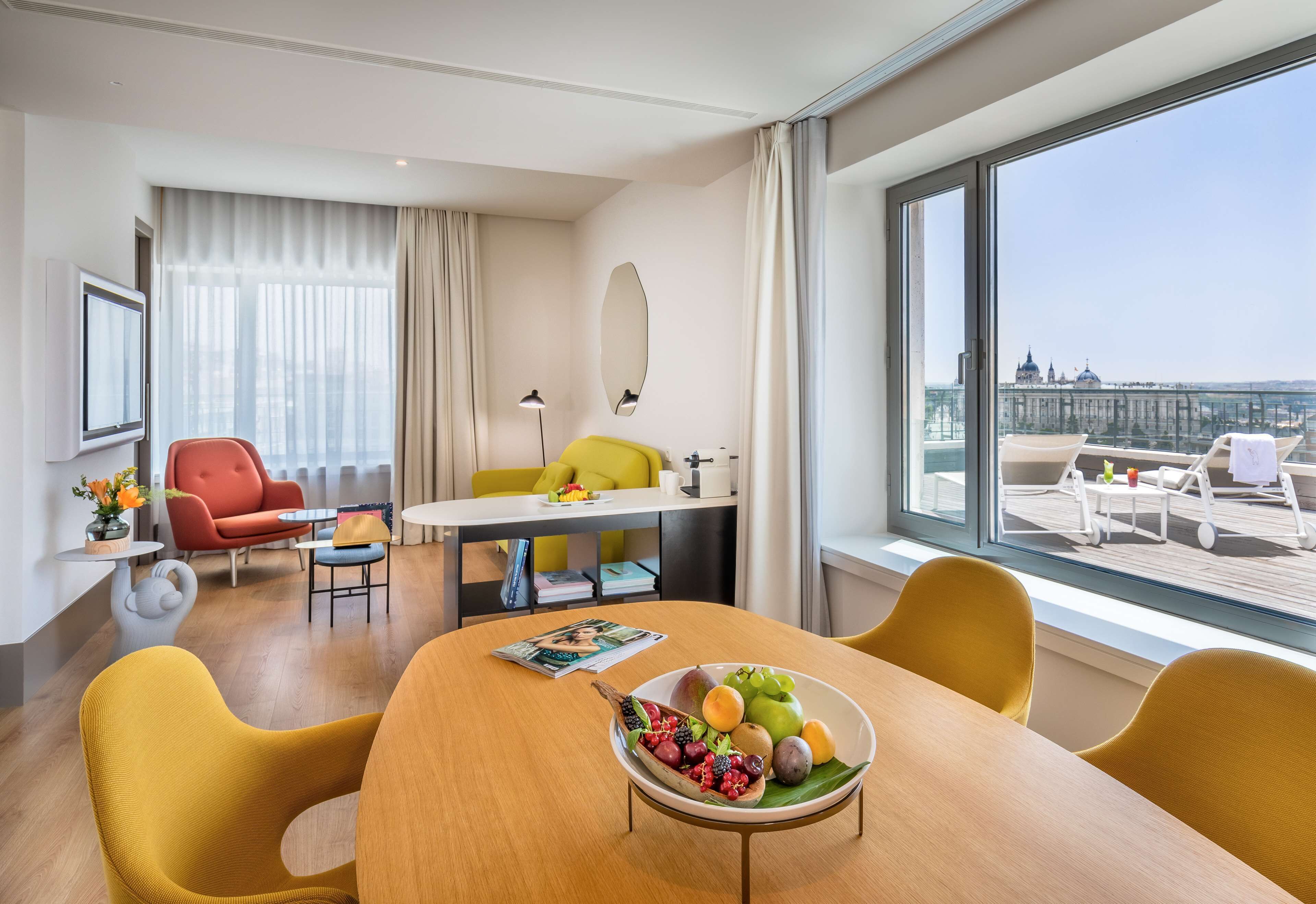 Luxe beddengoed, Select Comfort-bedden, een minibar