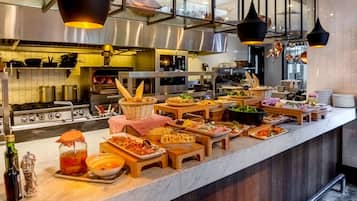 Desayuno buffet todos los días (con cargo)