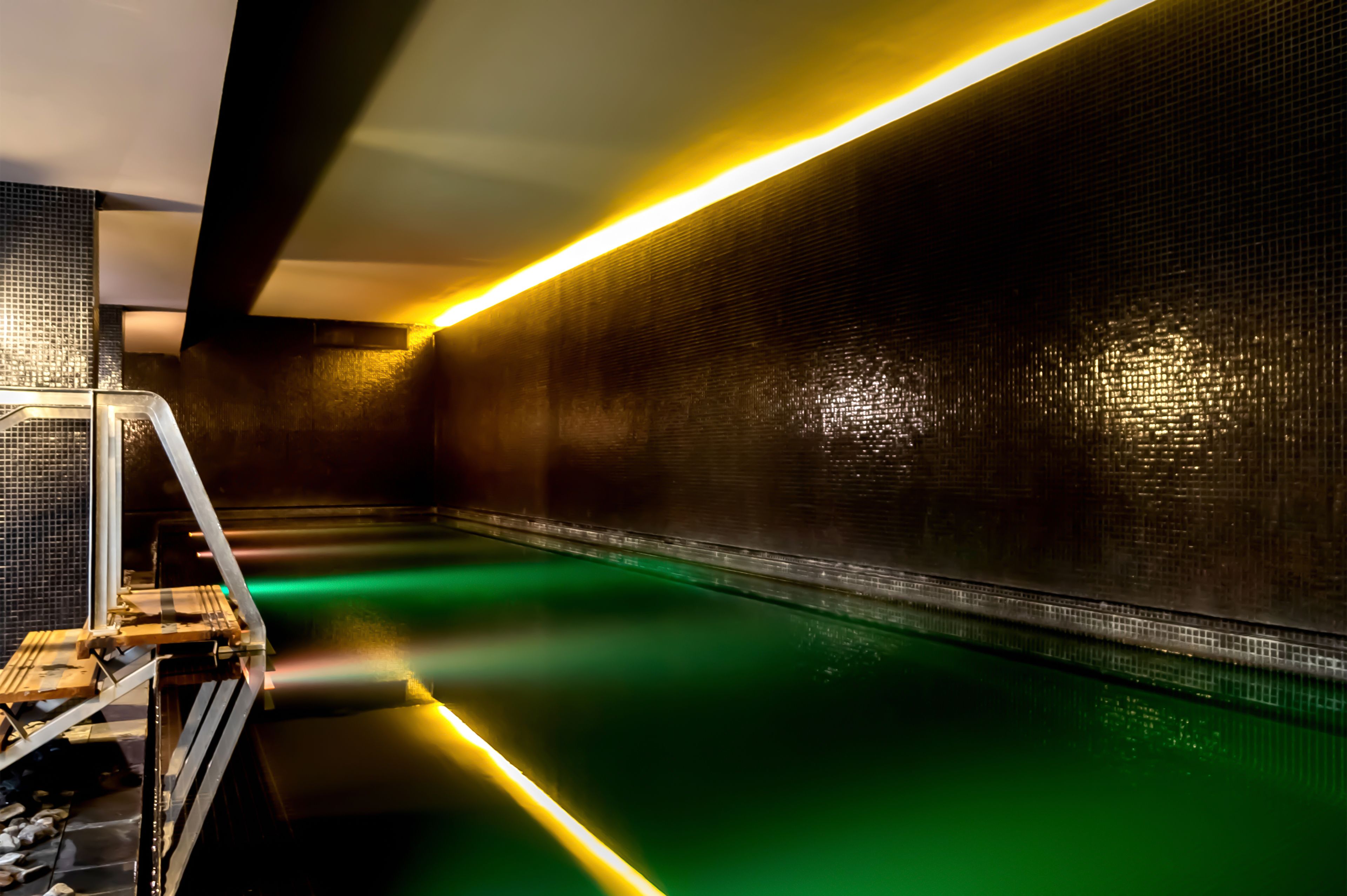 indoor pool, pool loungers