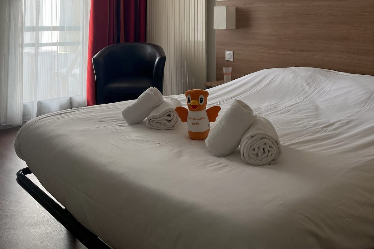 Individually decorated, individually furnished, bed sheets