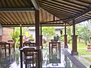 Breakfast, lunch, dinner served; international cuisine  - Wana Ukir Ubud (Sukawati)