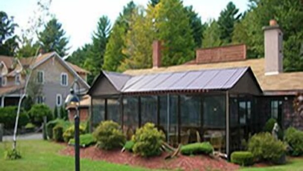 Exterior - Drake's Motel and Restaurant (Schroon Lake)