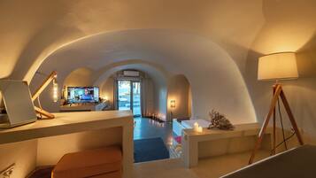 Deluxe Studio, Private Pool | Living area | Flat-screen TV