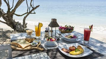 Daily cooked-to-order breakfast (IDR 157300 per person)