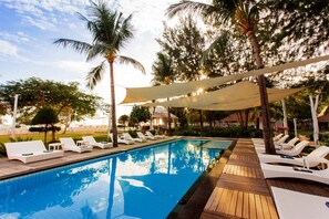 2 piscines extérieures