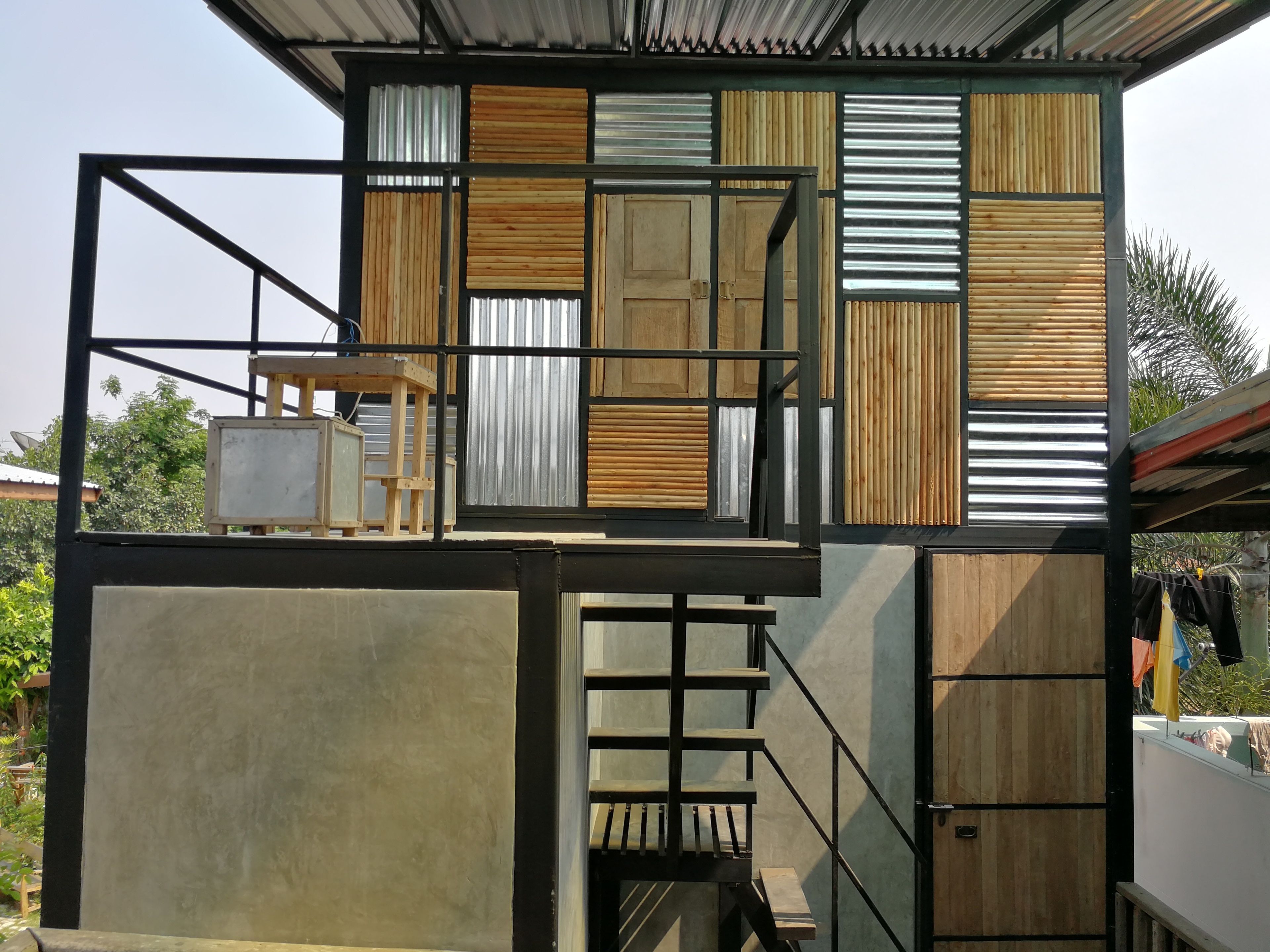 Deluxe Room, 1 Queen Bed, Private Bathroom | Terrace/patio