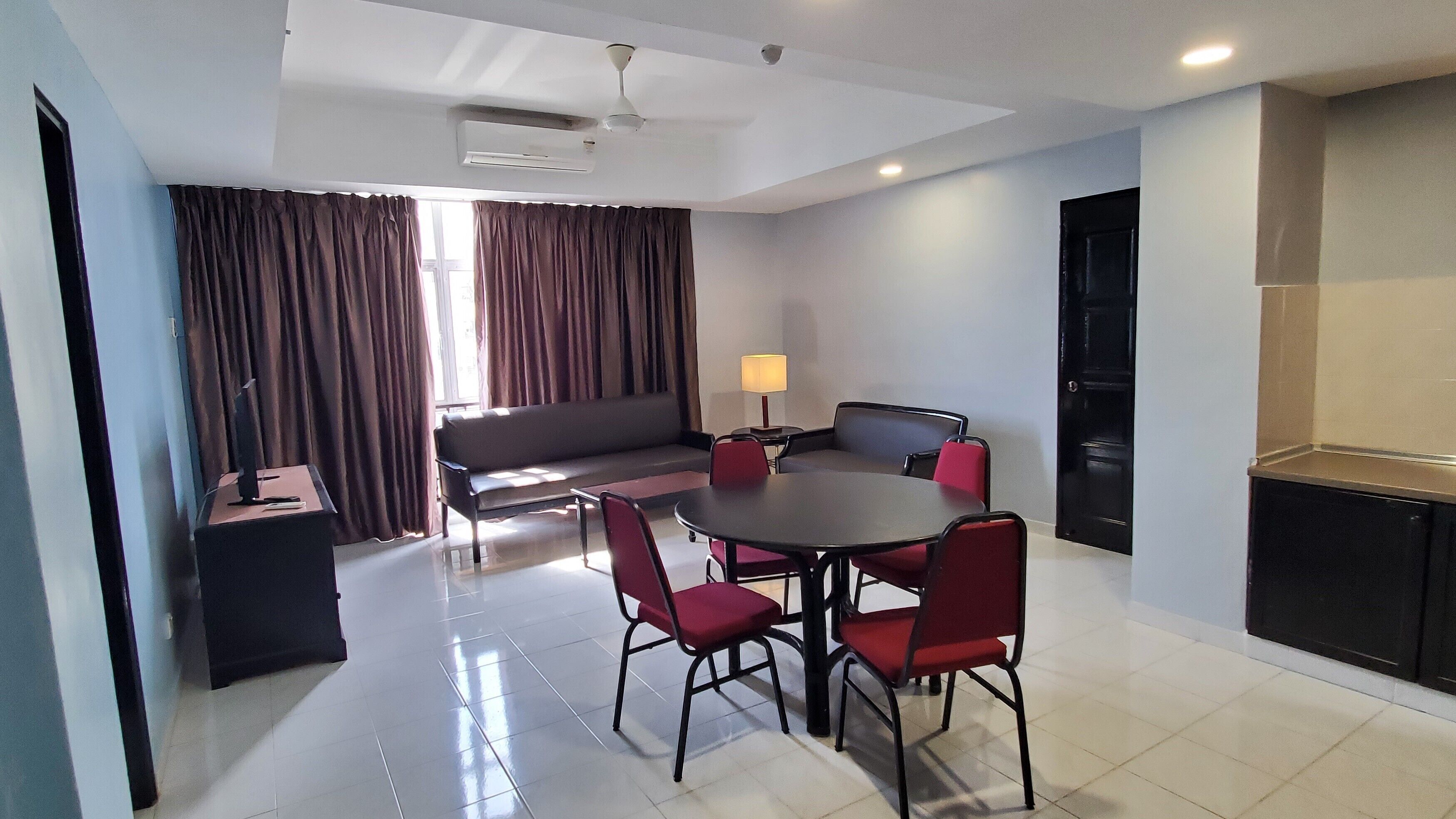 Photo - Leisure Cove Hotel and Apartments