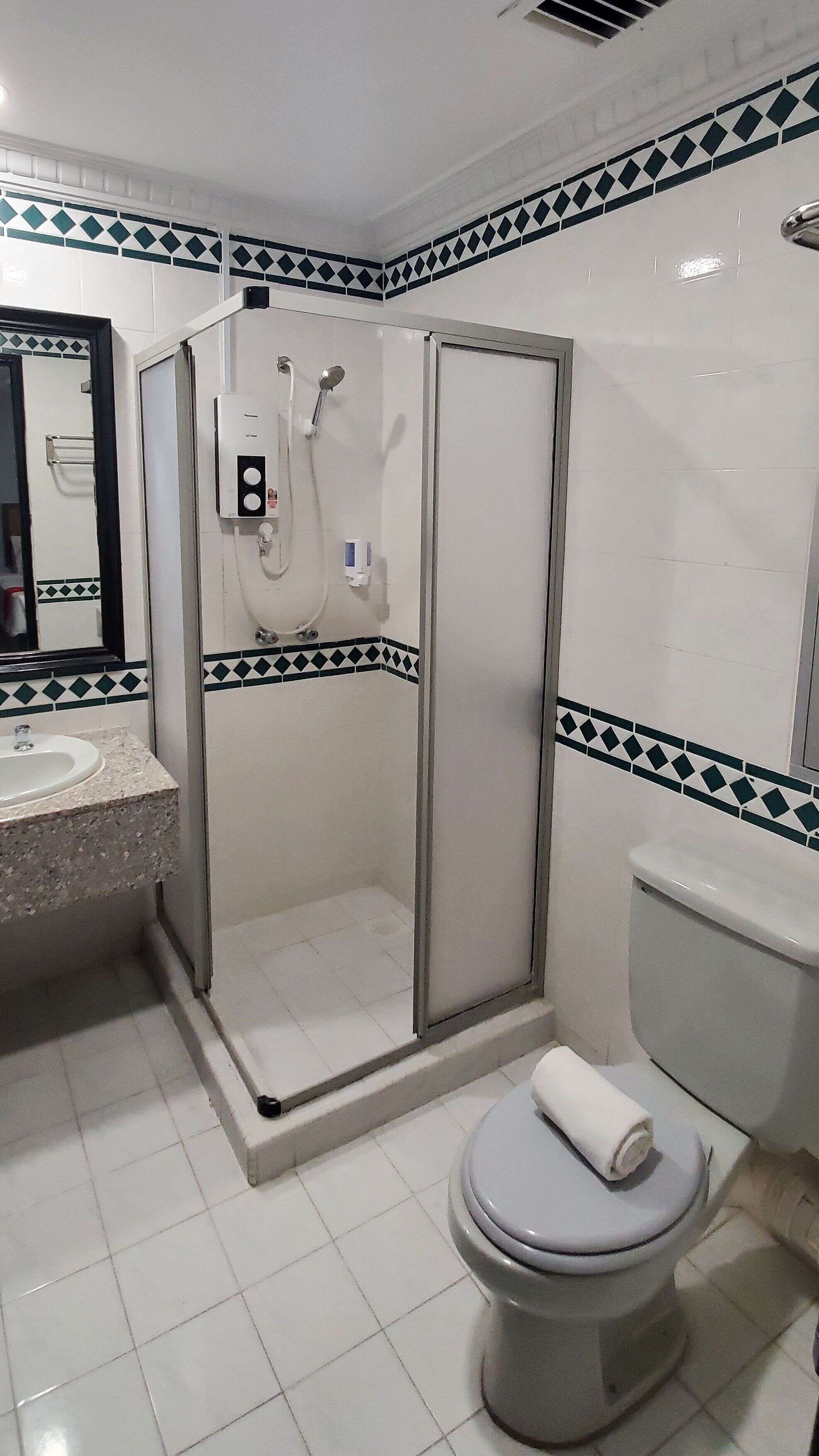 Photo - Leisure Cove Hotel and Apartments