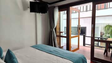 Egyptian cotton sheets, premium bedding, minibar, in-room safe